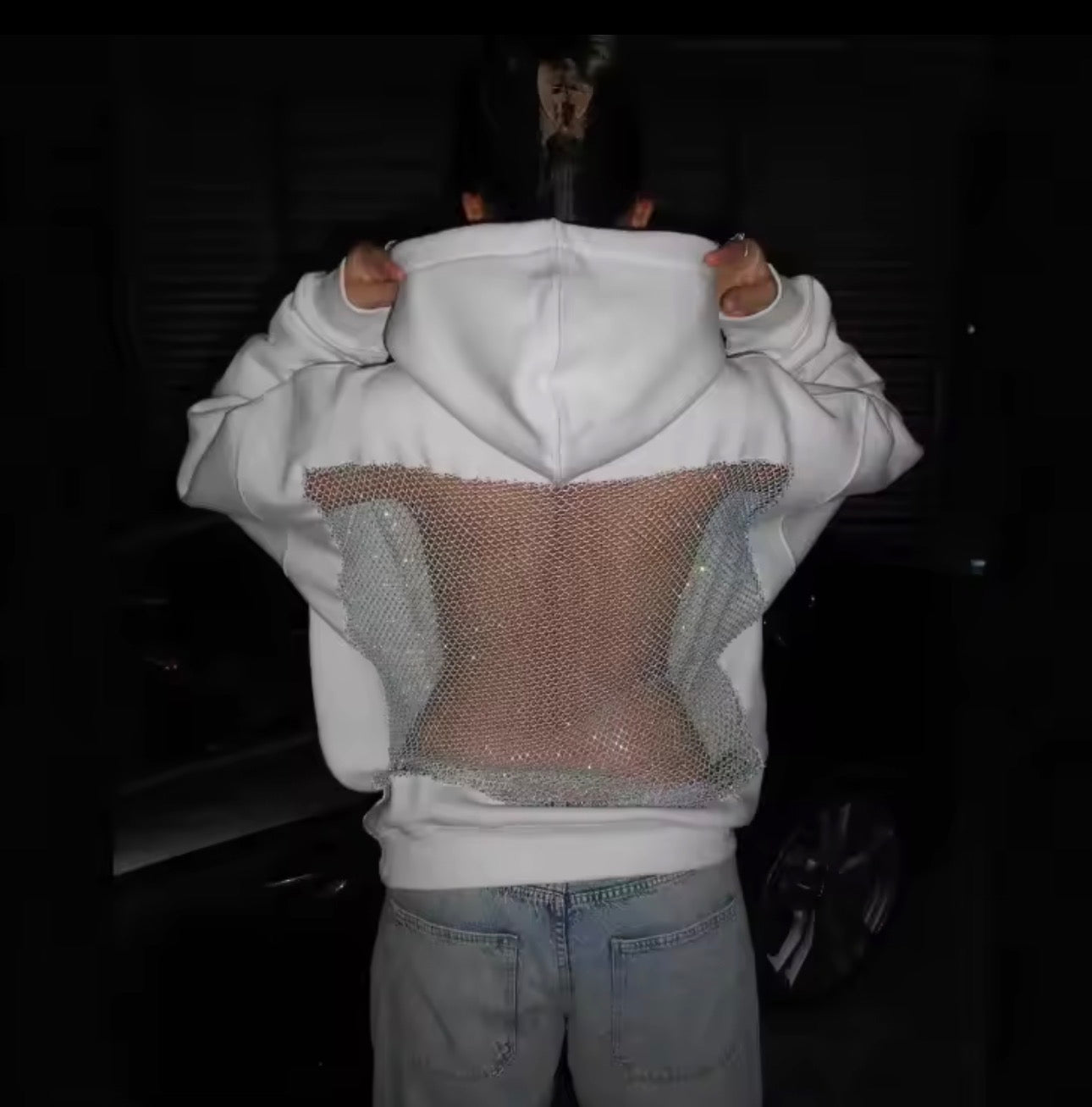 Sweat oversize marron à dos en strass transparent — style street & sexy